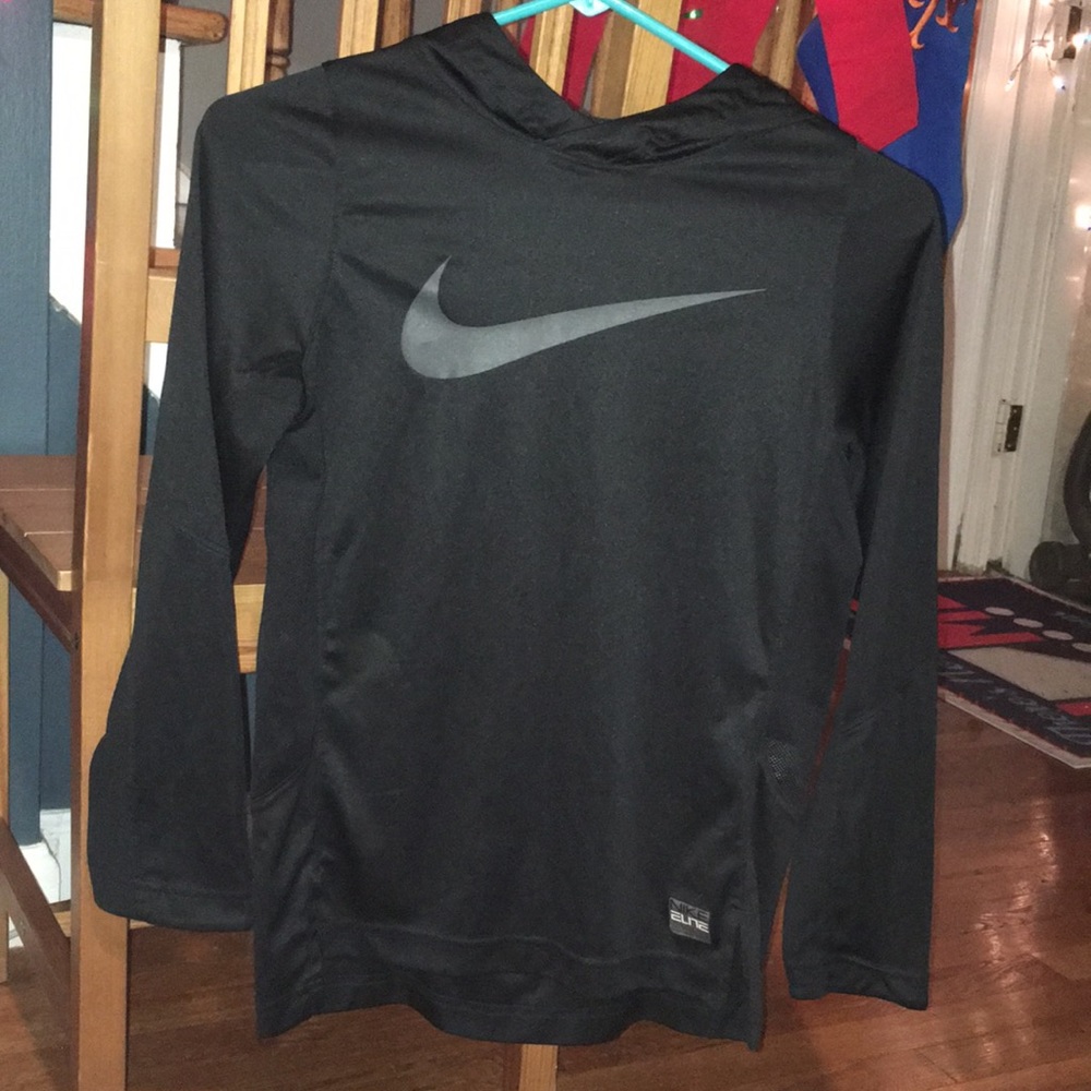 Nike boys Dri fit long sleeve with hood
